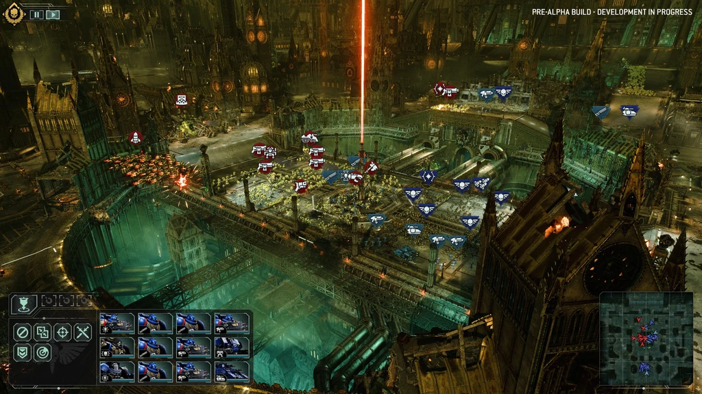 Eine Übersichtsschlacht aus Total War WARHAMMER 40,000 verdeutlicht die Größe der Gefechte